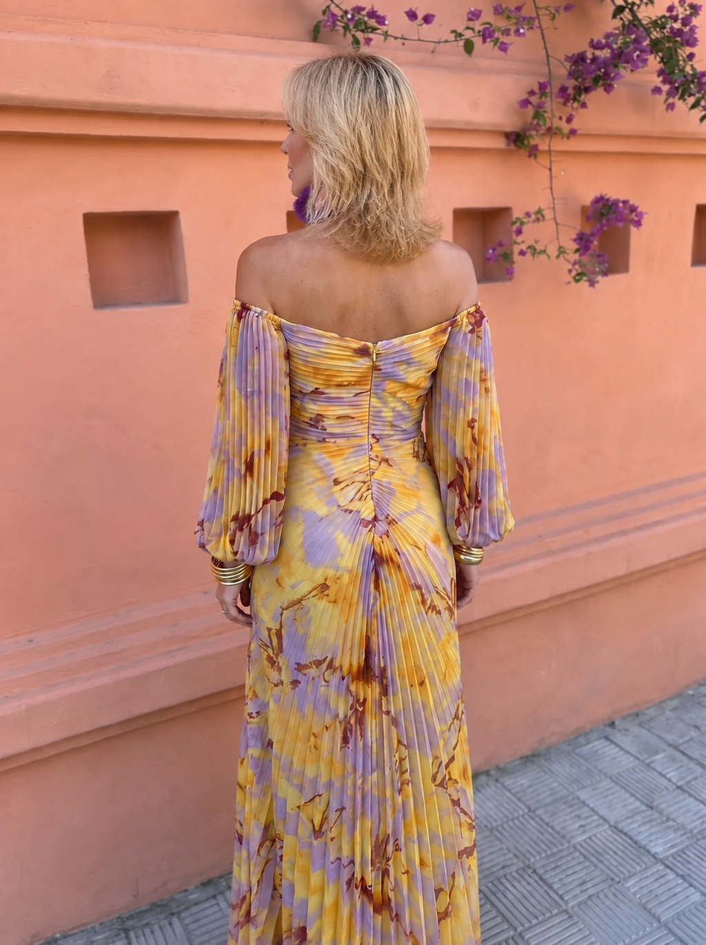 Mía | Vestido largo con estampado floral y escote profundo