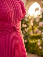 Serafina | Elegante vestido largo plisado con cintura anudada