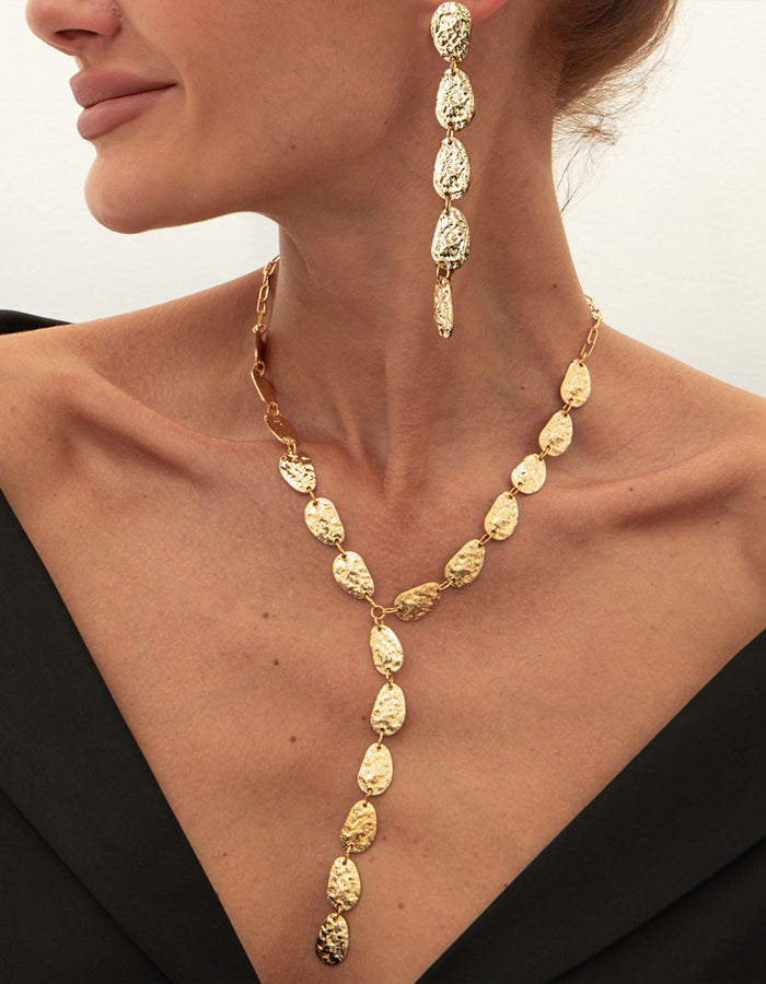 Aurora | Conjunto de collar y pendientes dorados