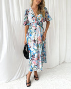 Selena | Vestido femenino con estampado floral