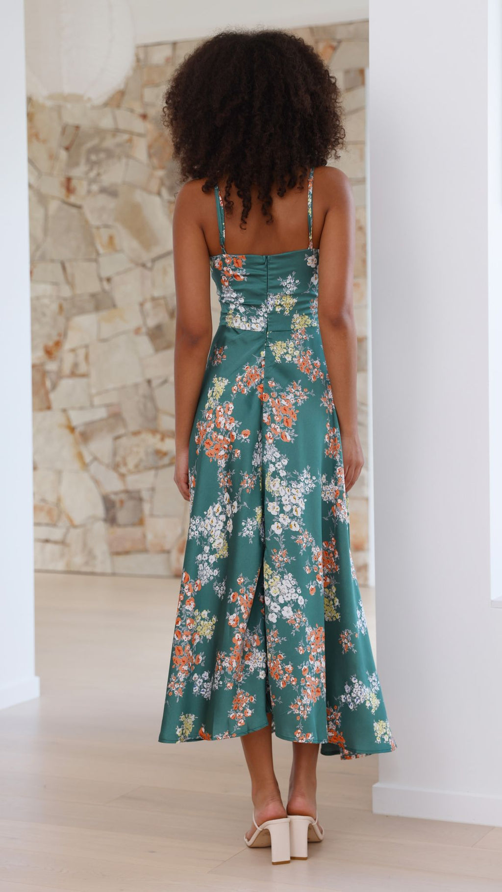 Flora | Vestido midi romántico con estampado floral