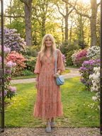 Chiara | Vestido midi con cuello en V, estratificado y estampado geometrico