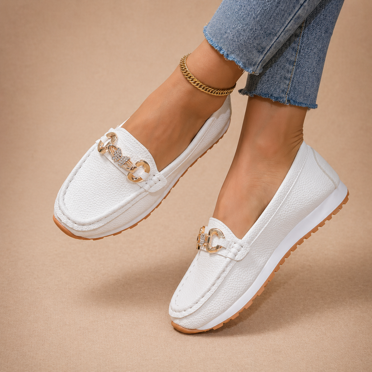 Carmen |  Mocasines informales con hebilla de mariposa