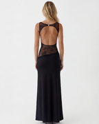 Estefanía  | Vestido maxi con corte de velo