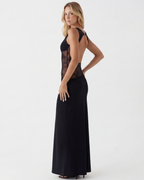 Estefanía  | Vestido maxi con corte de velo