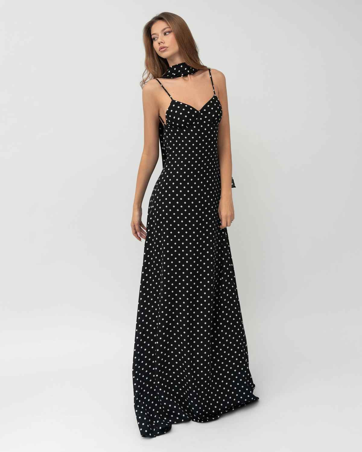 Blanca |  Vestido maxi de lunares