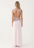 Estefanía  | Vestido maxi con corte de velo