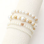 Conjunto de elegantes pulseras en forma de corazón con perlas