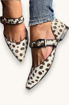 Conchita | Estilo Mary Jane con tachuelas