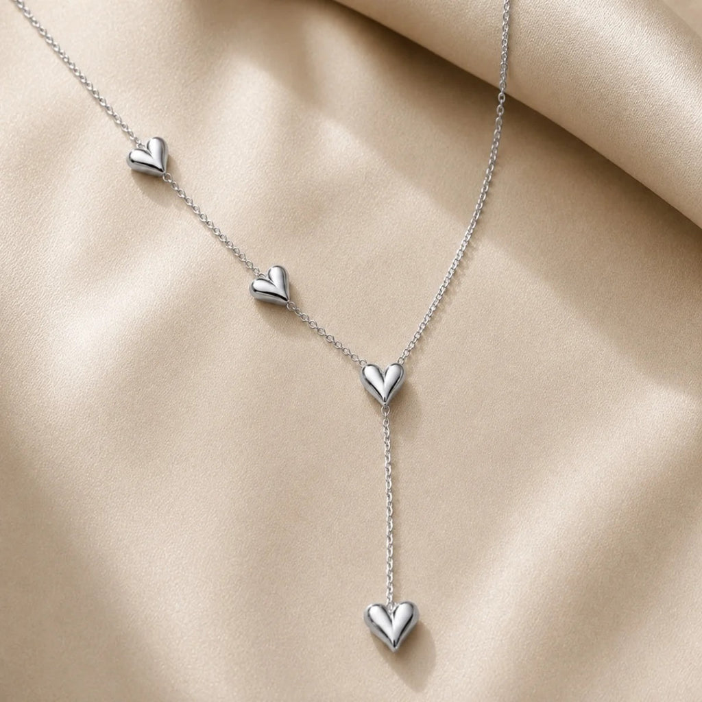 Alva | Collar elegante de corazones