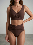 Isabella | Bikini cruzado que sienta muy bien, con copas que ofrecen sujeción